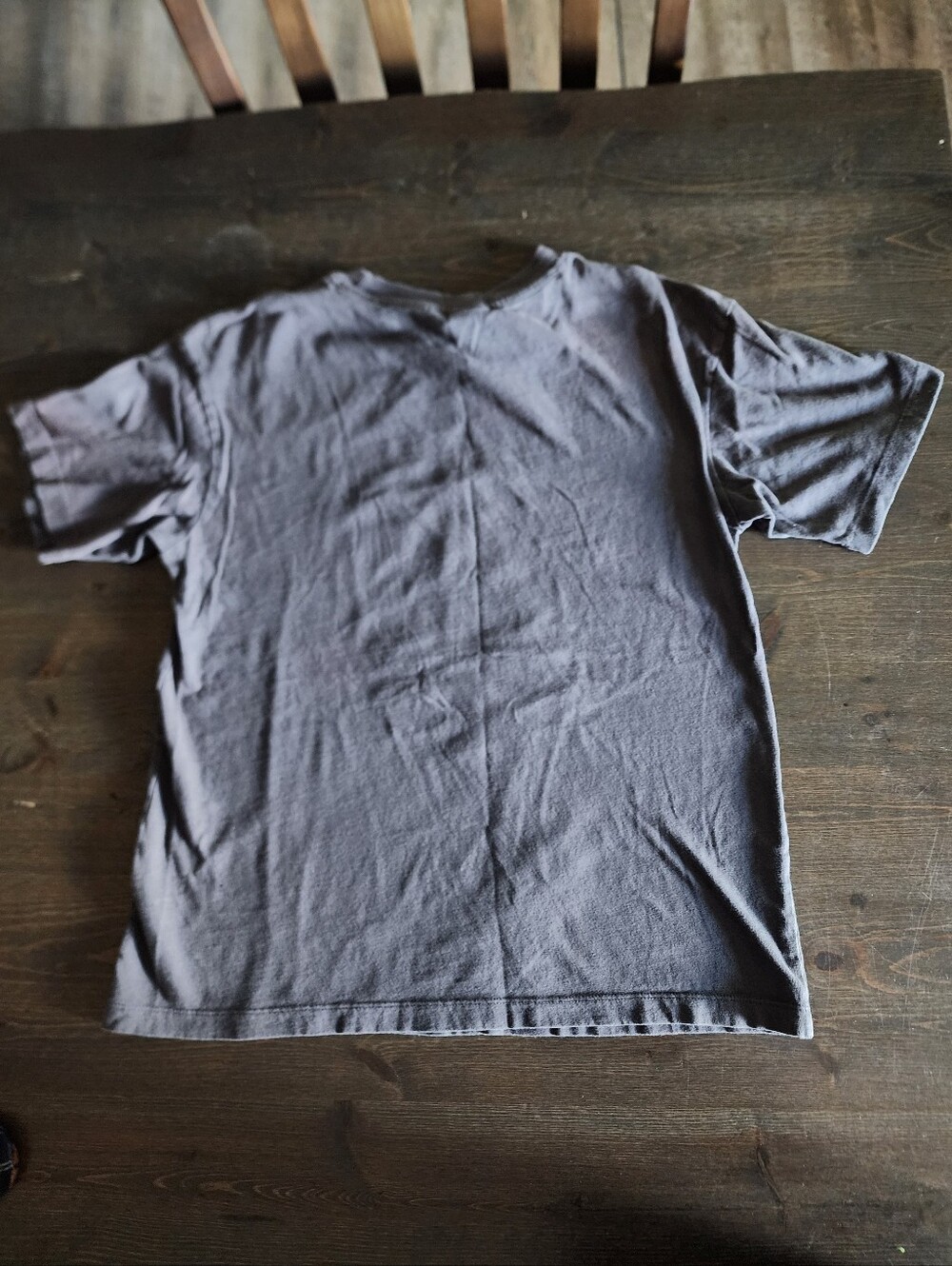 💐2/$25 H&M Gray Womens Short Sleeve Tee with Red Tongue Graphic, XS - Picture 7 of 7